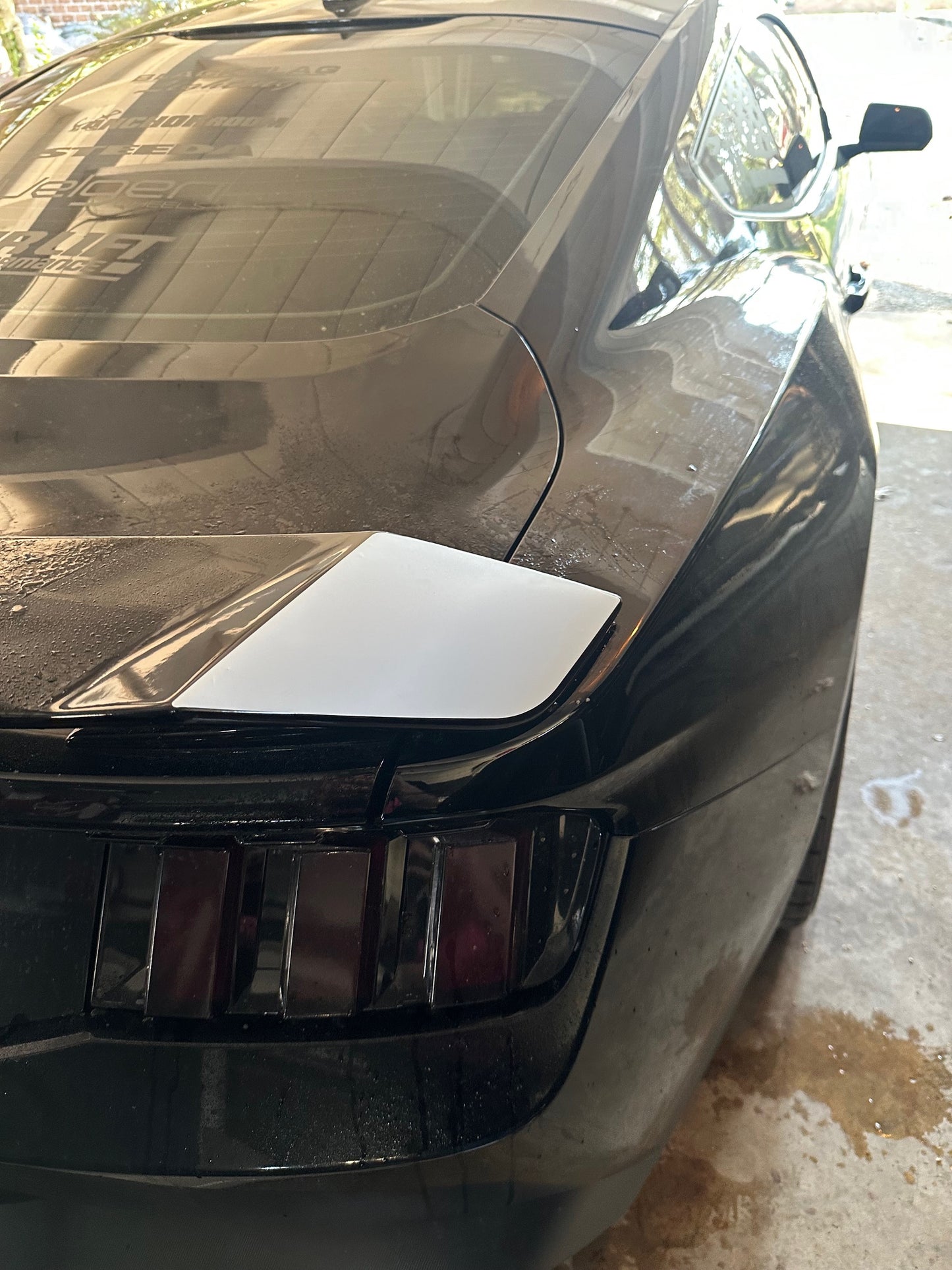 Spoiler Side Accent Vinyl Overlay (2024+ Mustang )
