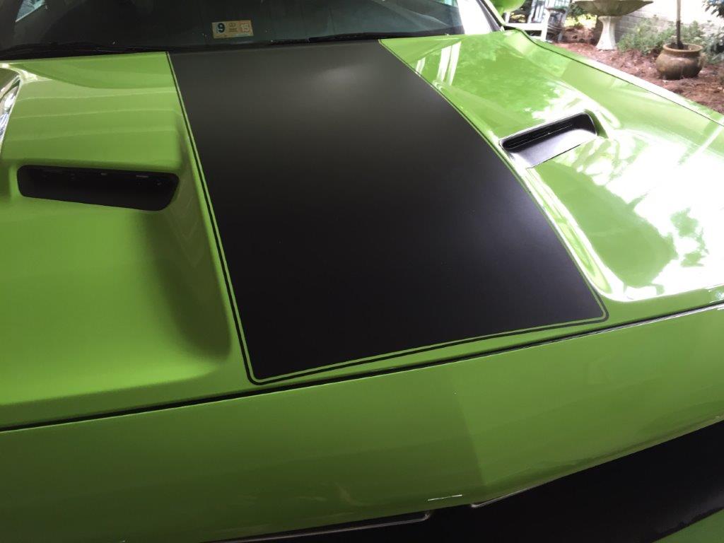 Hood Center Accent Decal (2014-2018 Challenger)