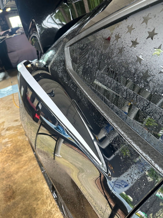 Rear Quarter Spear Graphic (2024+ Mustang)